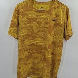 Nike Yellow Camo Shirt Men’s Medium Camouflage Geometric‎ Workout Athletic